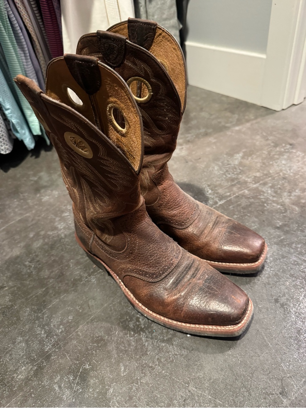 Ariat Brown Leather Western Pull-On Cowboy Boots